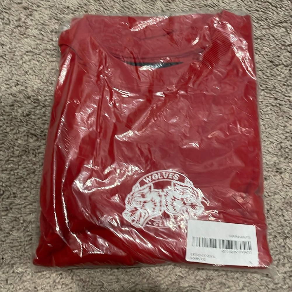 Red wolves tee xl brand new